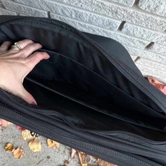 Samsonite Padded Messenger Bag/Laptop Bag - Picture 5 of 7